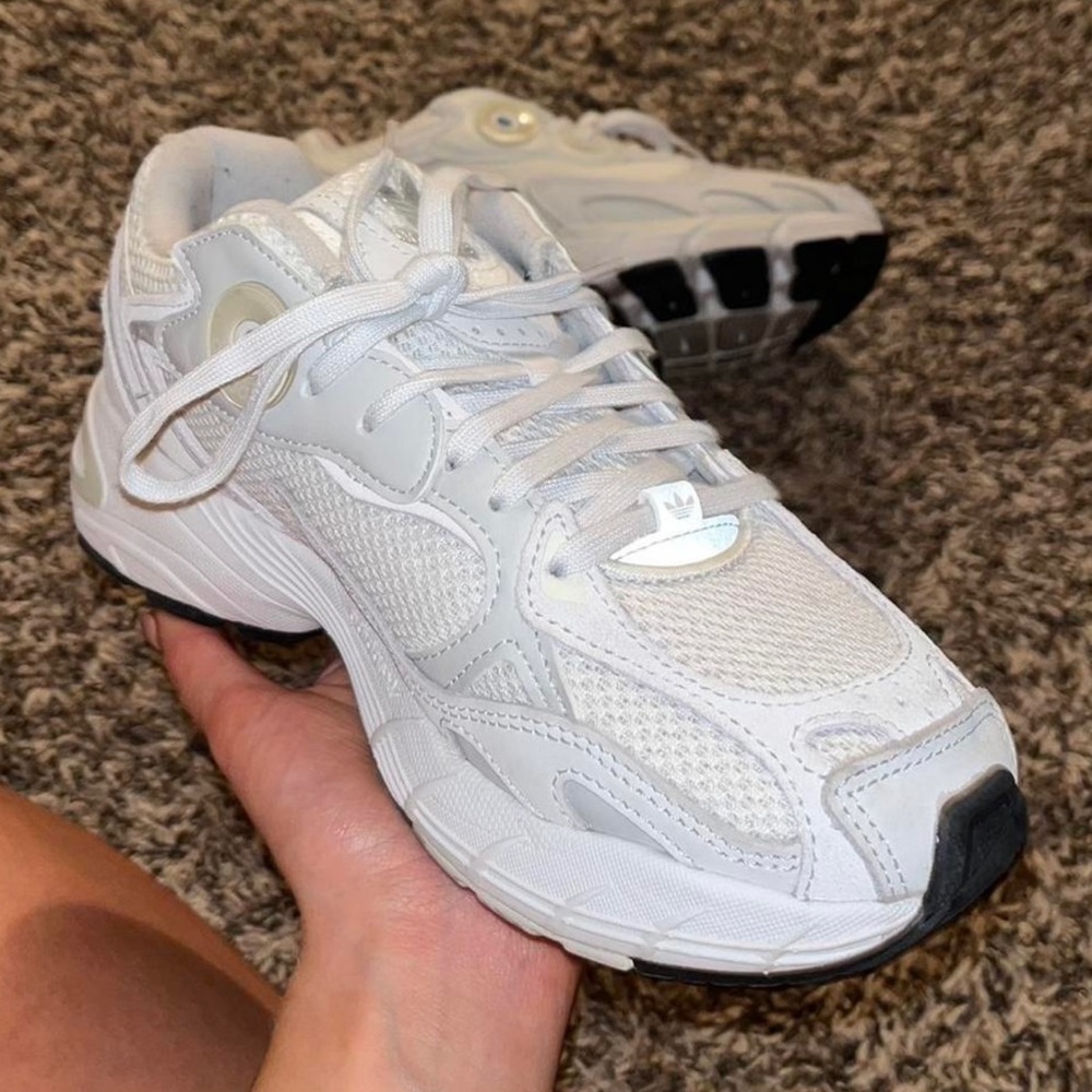 Adidas Astir Sneakers